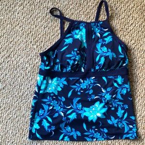 Lands end tankini top size 12 L great condition.